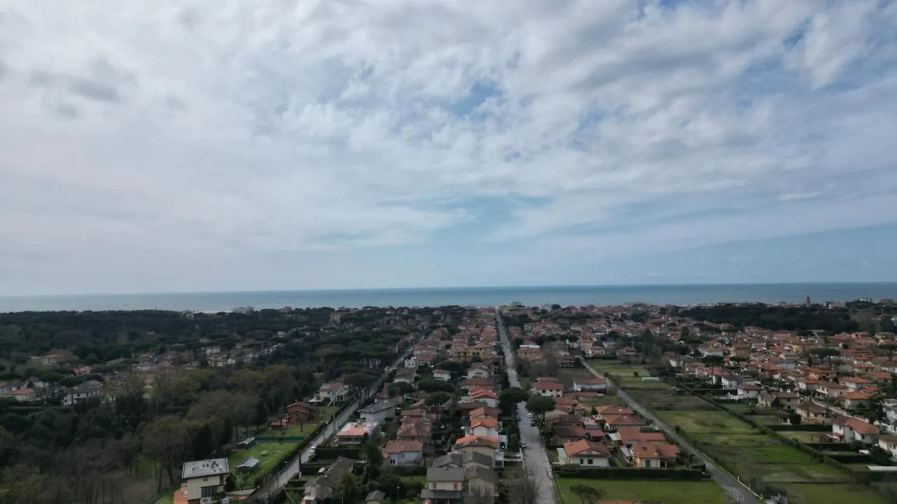 Guest house La Brise Hotel Marina di Pietrasanta Italy