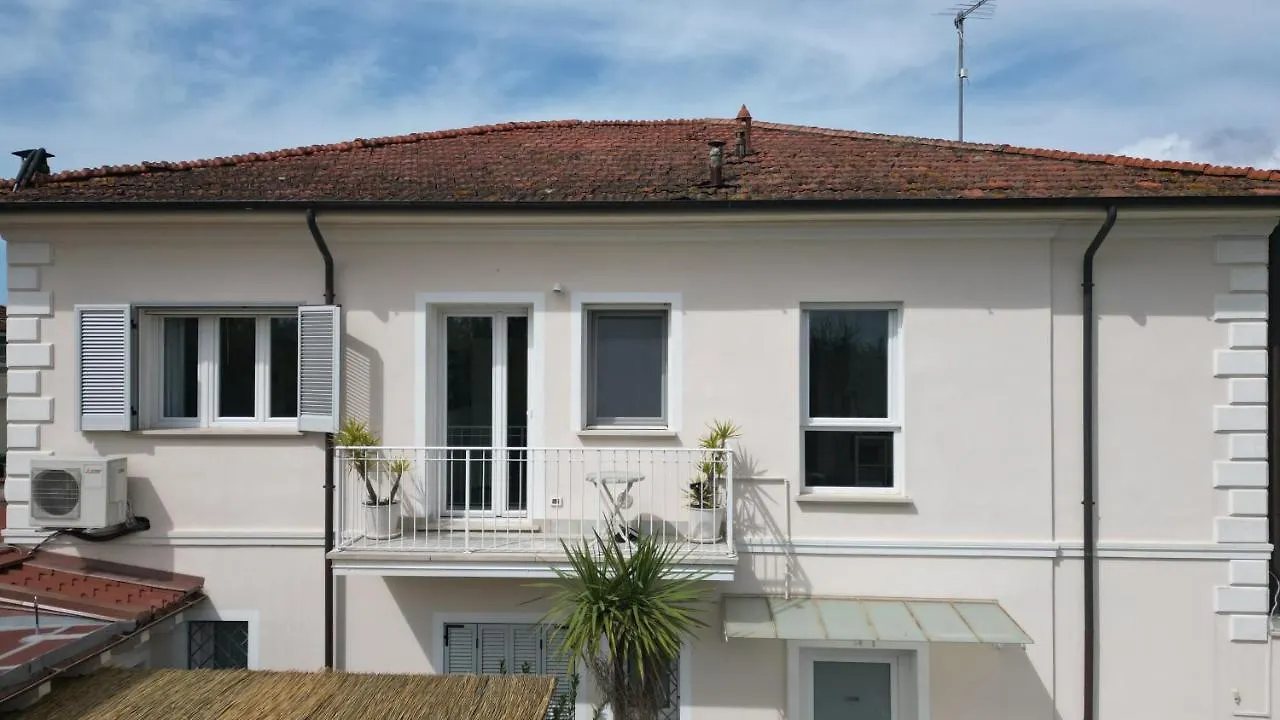 Hotel La Brise Marina di Pietrasanta 0*,  Italia