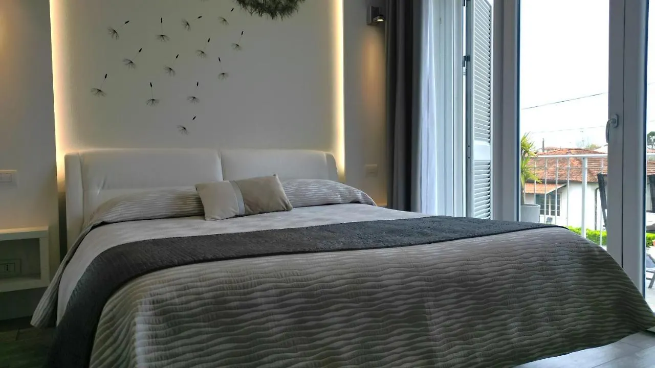 Guest house La Brise Hotel Marina di Pietrasanta Italy