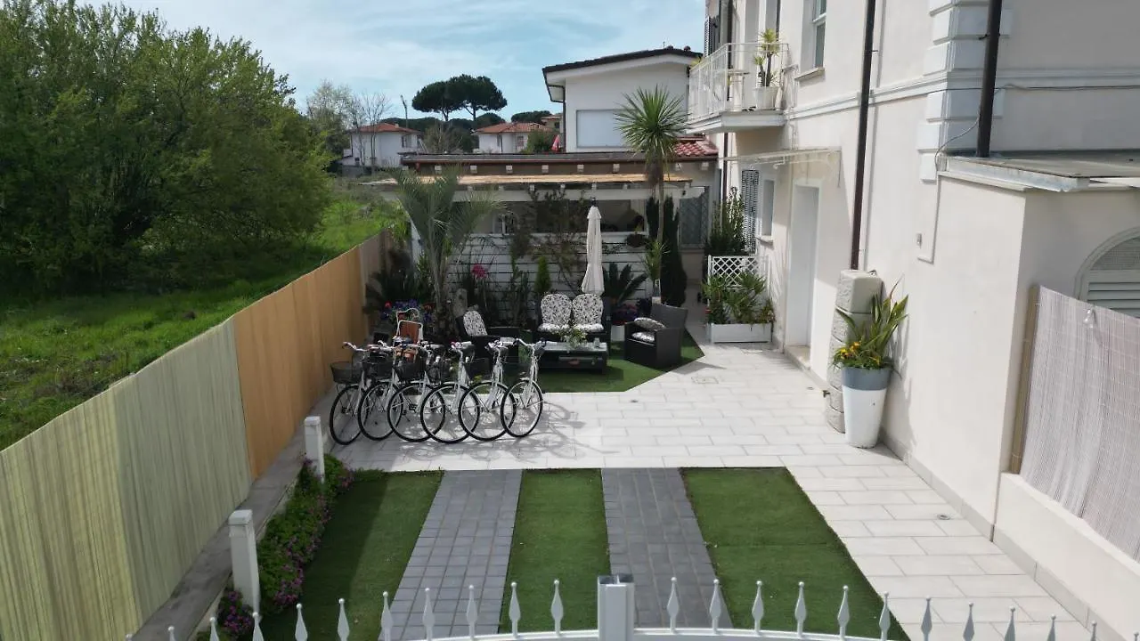 La Brise Hotel Marina di Pietrasanta 0*,