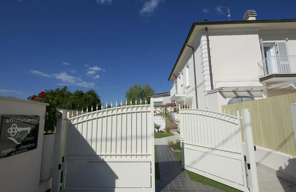 Guest house La Brise Hotel Marina di Pietrasanta Italy